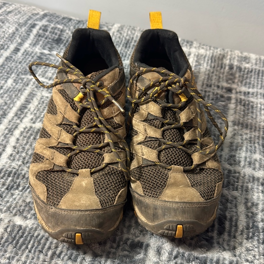 MERRELL Men’s Hiking Shoes Size 10.5